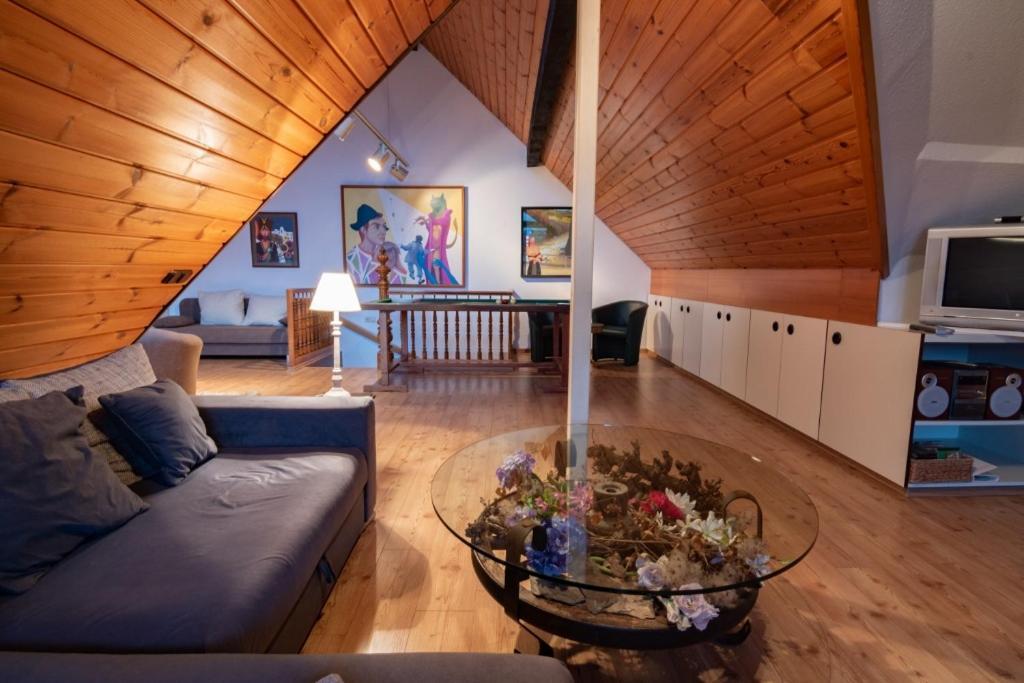 Ferienhaus Haus Am Puetz Wintrich Esterno foto